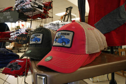 Junk-tiquen patch hat display